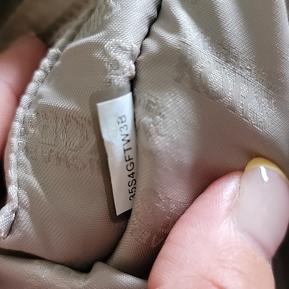 MK LARGE WRISTLET CLUTCH - Picture 5 of 6